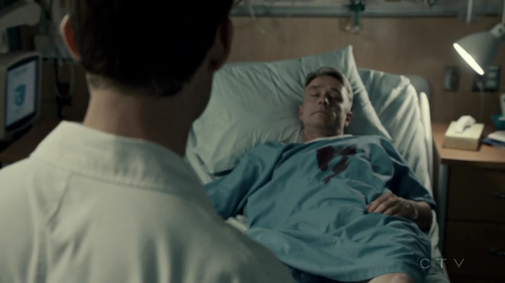 VampireDiariesWorld-dot-org_SavingHope2x18-2360.jpg