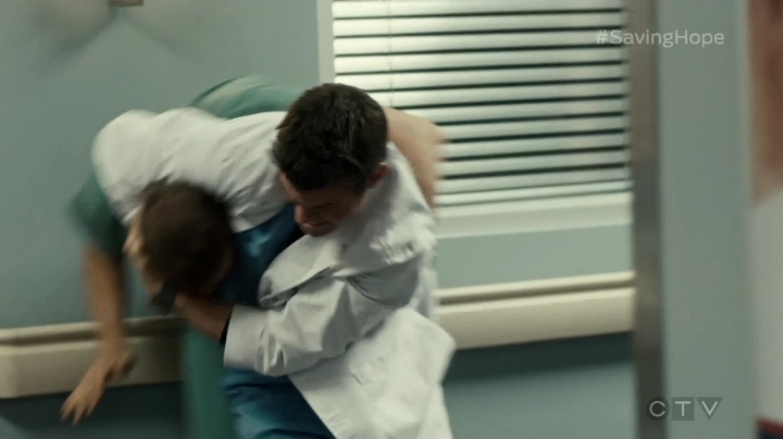 VampireDiariesWorld-dot-org_SavingHope3x01-0217.jpg