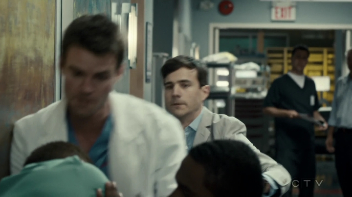 VampireDiariesWorld-dot-org_SavingHope3x01-0308.jpg