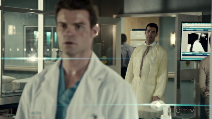 VampireDiariesWorld-dot-org_SavingHope3x01-0341.jpg