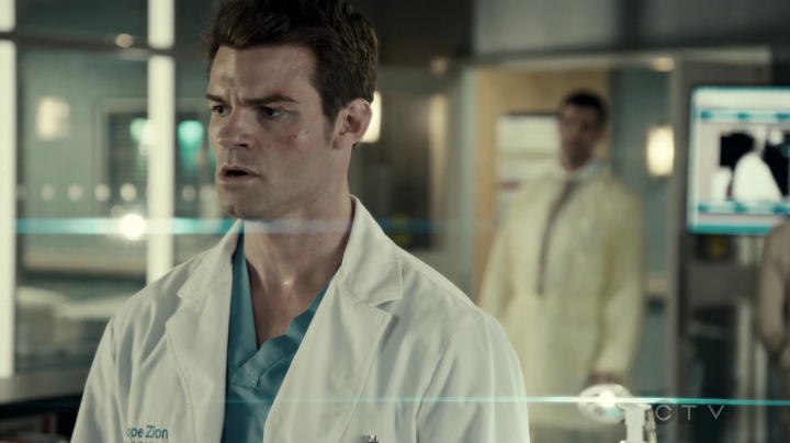 VampireDiariesWorld-dot-org_SavingHope3x01-0342.jpg