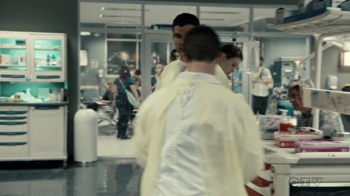 VampireDiariesWorld-dot-org_SavingHope3x01-0467.jpg