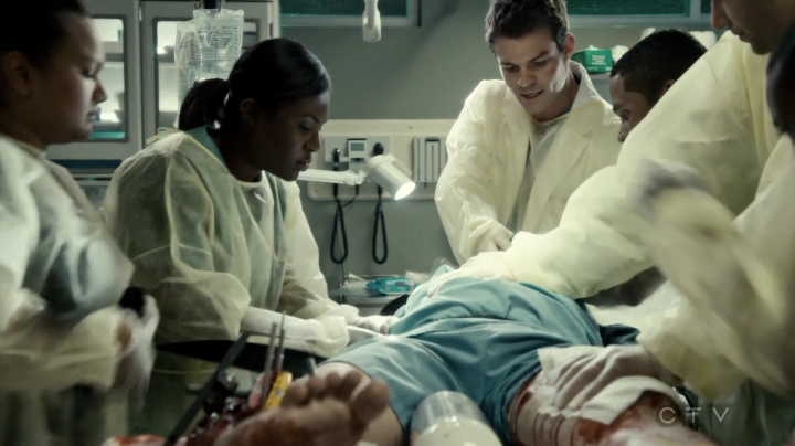 VampireDiariesWorld-dot-org_SavingHope3x01-0515.jpg