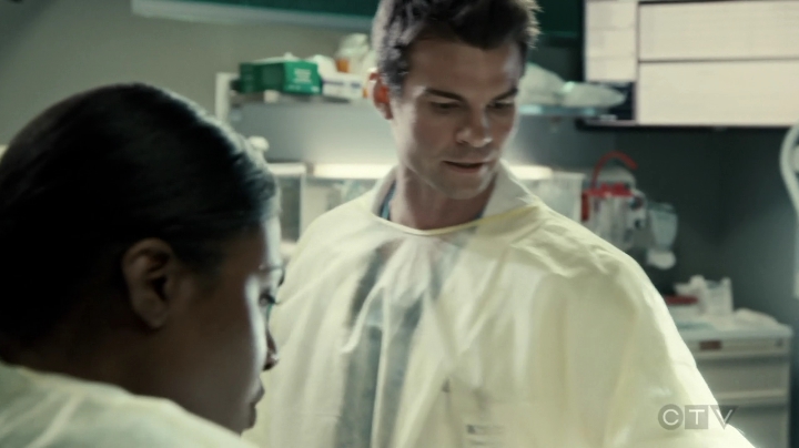 VampireDiariesWorld-dot-org_SavingHope3x01-0523.jpg