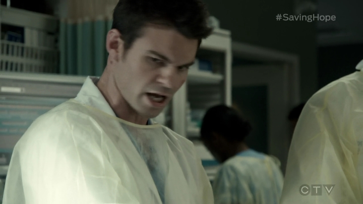 VampireDiariesWorld-dot-org_SavingHope3x01-0757.jpg