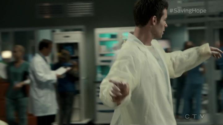 VampireDiariesWorld-dot-org_SavingHope3x01-0761.jpg