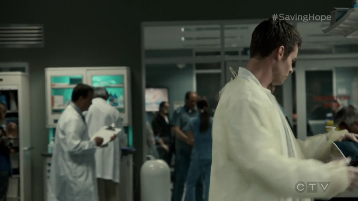 VampireDiariesWorld-dot-org_SavingHope3x01-0762.jpg