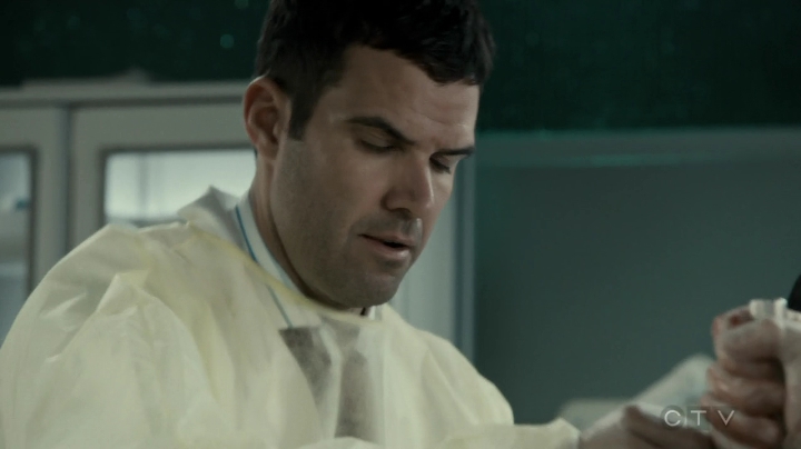 VampireDiariesWorld-dot-org_SavingHope3x01-0801.jpg