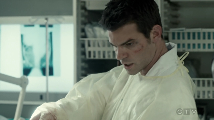 VampireDiariesWorld-dot-org_SavingHope3x01-0807.jpg