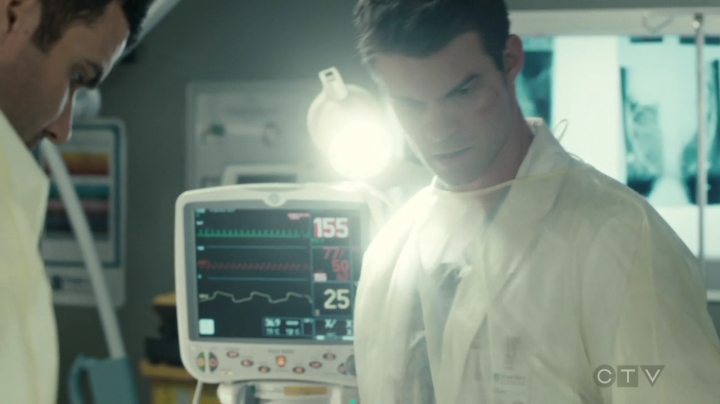 VampireDiariesWorld-dot-org_SavingHope3x01-0810.jpg