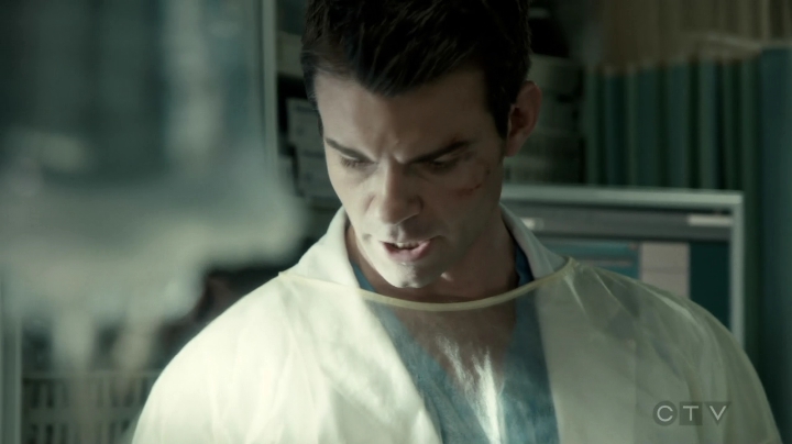 VampireDiariesWorld-dot-org_SavingHope3x01-0813.jpg