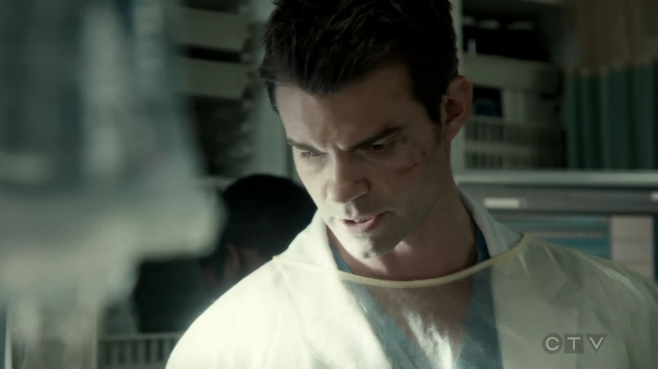 VampireDiariesWorld-dot-org_SavingHope3x01-0820.jpg