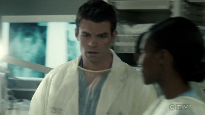 VampireDiariesWorld-dot-org_SavingHope3x01-0840.jpg