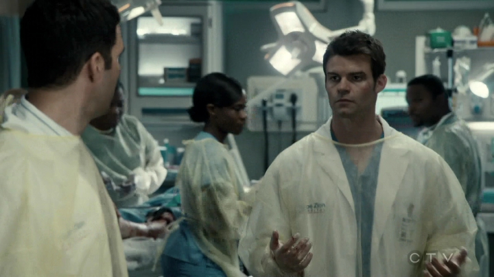 VampireDiariesWorld-dot-org_SavingHope3x01-0842.jpg