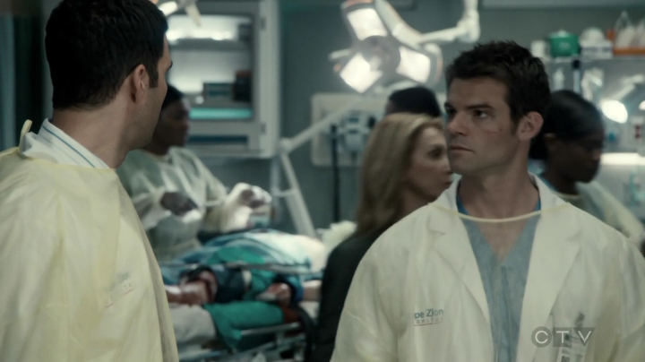 VampireDiariesWorld-dot-org_SavingHope3x01-0843.jpg