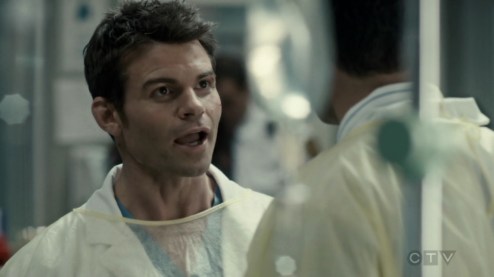 VampireDiariesWorld-dot-org_SavingHope3x01-0854.jpg