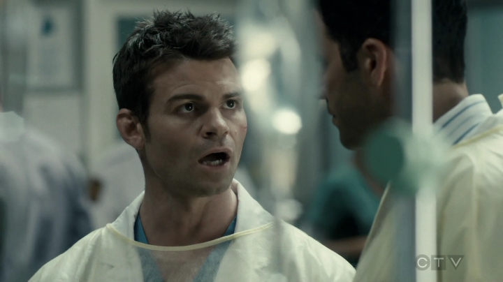 VampireDiariesWorld-dot-org_SavingHope3x01-0862.jpg