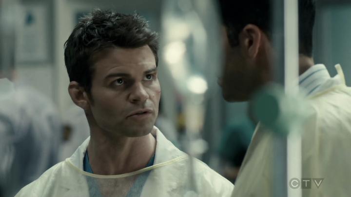 VampireDiariesWorld-dot-org_SavingHope3x01-0863.jpg