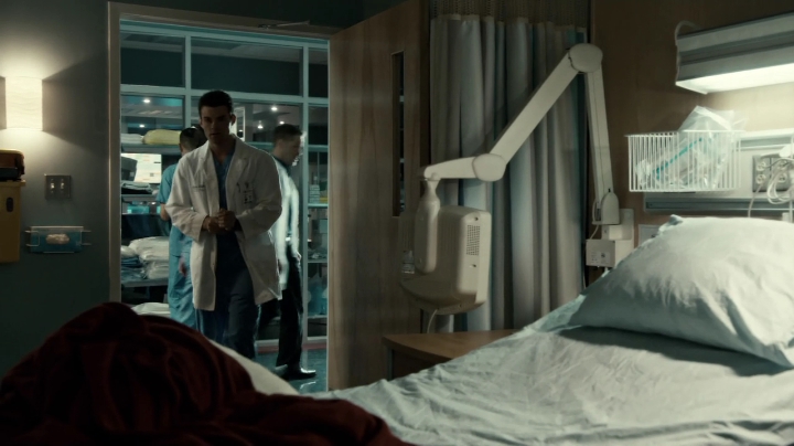 VampireDiariesWorld-dot-org_SavingHope3x01-1103.jpg