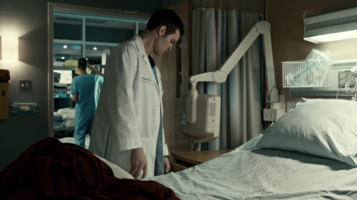 VampireDiariesWorld-dot-org_SavingHope3x01-1106.jpg