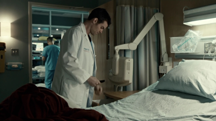 VampireDiariesWorld-dot-org_SavingHope3x01-1108.jpg