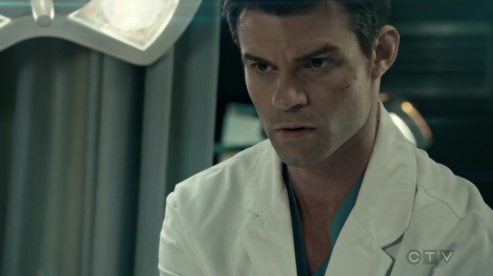 VampireDiariesWorld-dot-org_SavingHope3x01-1185.jpg