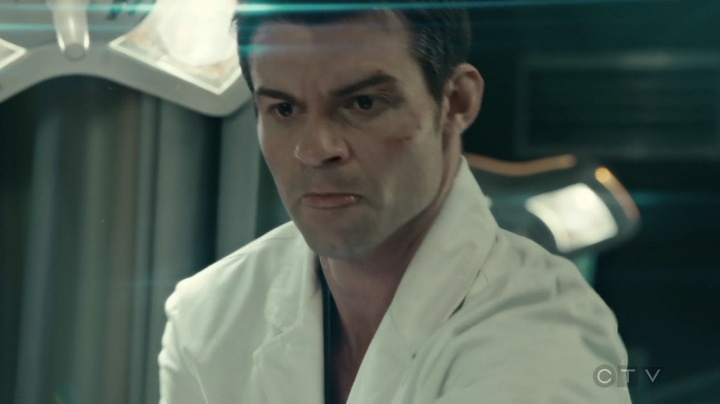 VampireDiariesWorld-dot-org_SavingHope3x01-1187.jpg