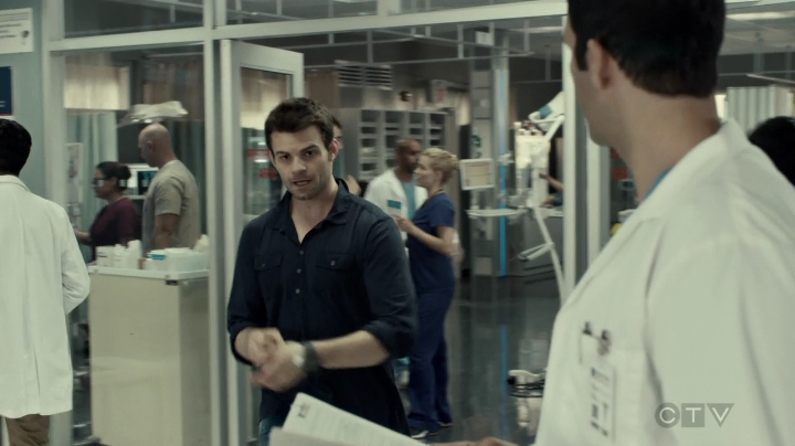 VampireDiariesWorld-dot-org_SavingHope3x02-0299.jpg