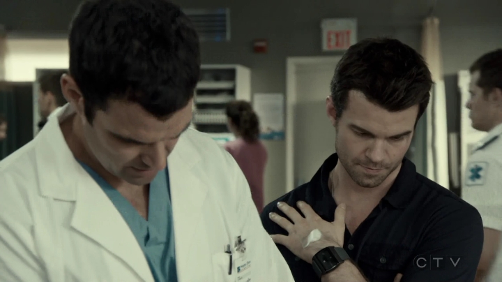 VampireDiariesWorld-dot-org_SavingHope3x02-0333.jpg