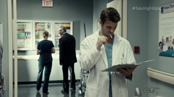 VampireDiariesWorld-dot-org_SavingHope3x02-0421.jpg