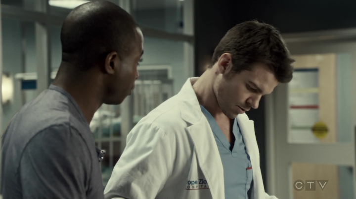 VampireDiariesWorld-dot-org_SavingHope3x02-0445.jpg