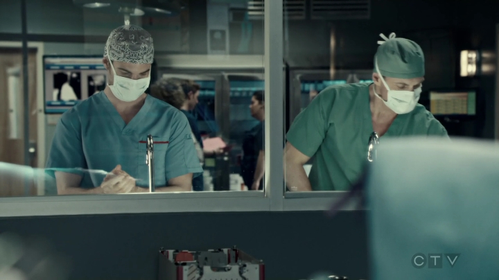 VampireDiariesWorld-dot-org_SavingHope3x02-0460.jpg