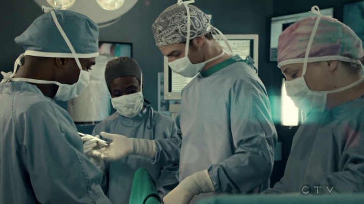 VampireDiariesWorld-dot-org_SavingHope3x02-0586.jpg