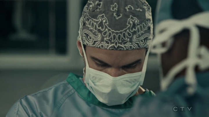 VampireDiariesWorld-dot-org_SavingHope3x02-0613.jpg