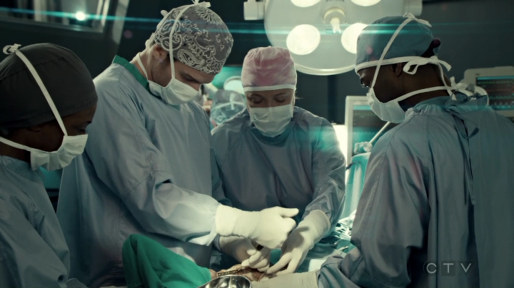 VampireDiariesWorld-dot-org_SavingHope3x02-0616.jpg