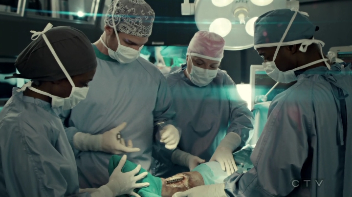 VampireDiariesWorld-dot-org_SavingHope3x02-0699.jpg