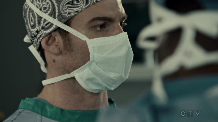 VampireDiariesWorld-dot-org_SavingHope3x02-0718.jpg