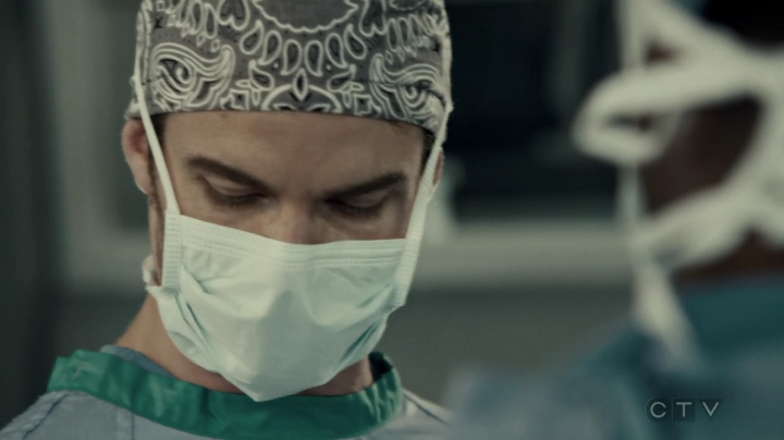 VampireDiariesWorld-dot-org_SavingHope3x02-0727.jpg