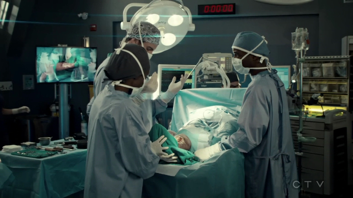 VampireDiariesWorld-dot-org_SavingHope3x02-0730.jpg