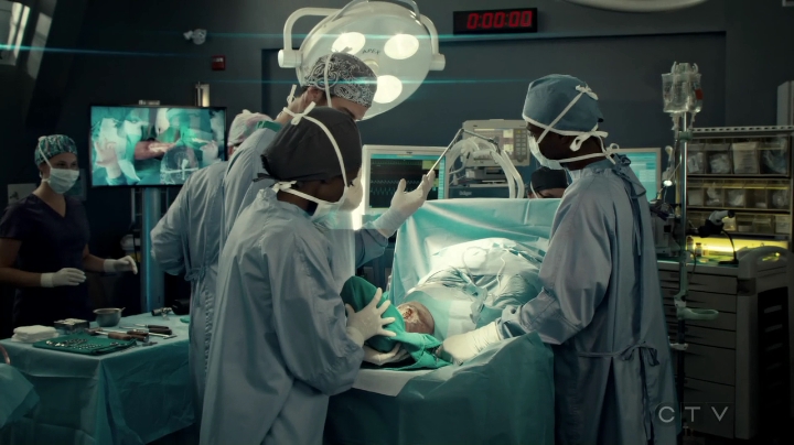 VampireDiariesWorld-dot-org_SavingHope3x02-0731.jpg