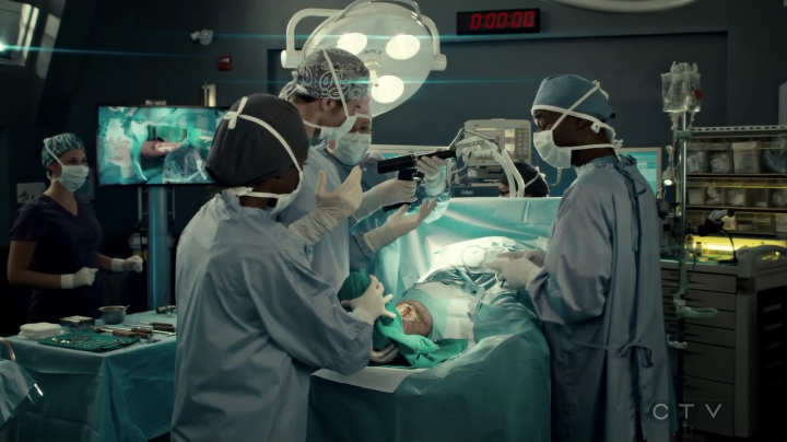 VampireDiariesWorld-dot-org_SavingHope3x02-0732.jpg