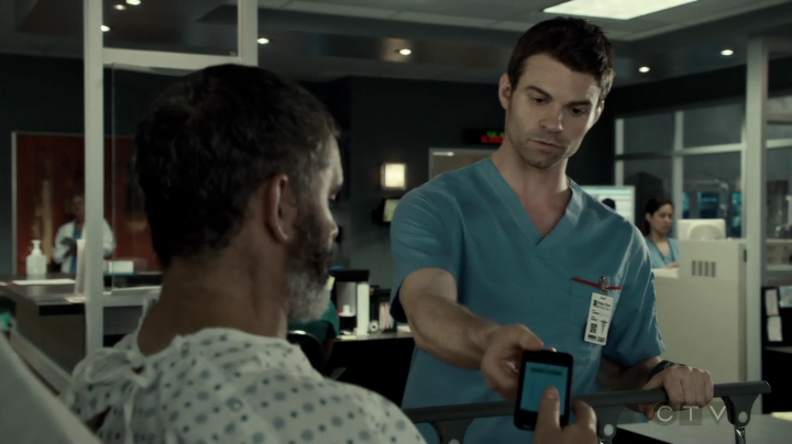 VampireDiariesWorld-dot-org_SavingHope3x02-1914.jpg