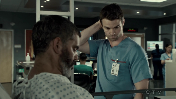 VampireDiariesWorld-dot-org_SavingHope3x02-1919.jpg