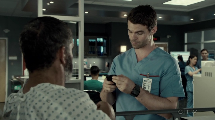 VampireDiariesWorld-dot-org_SavingHope3x02-1924.jpg