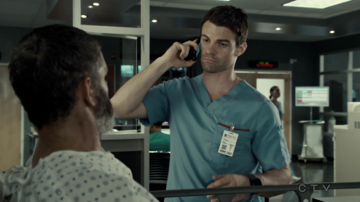 VampireDiariesWorld-dot-org_SavingHope3x02-1935.jpg