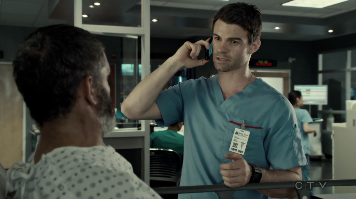 VampireDiariesWorld-dot-org_SavingHope3x02-1938.jpg