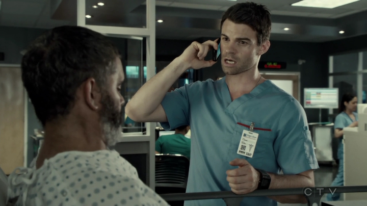 VampireDiariesWorld-dot-org_SavingHope3x02-1939.jpg