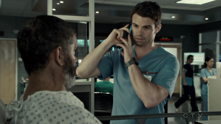 VampireDiariesWorld-dot-org_SavingHope3x02-1943.jpg