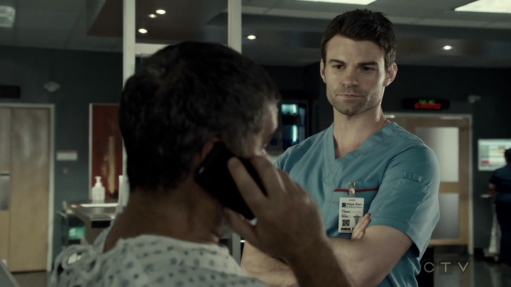 VampireDiariesWorld-dot-org_SavingHope3x02-1962.jpg