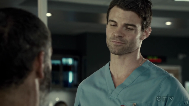 VampireDiariesWorld-dot-org_SavingHope3x02-2000.jpg